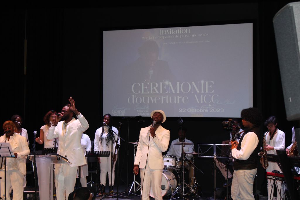 MCC Paris - Vue scène avec écran cérémonie d'ouverture